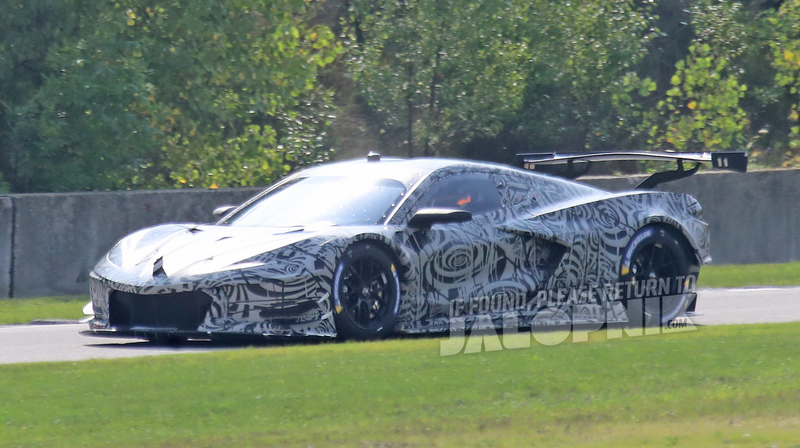 Illustration for article titled Mid-Engine Corvette C8.R: The Best Look Yet